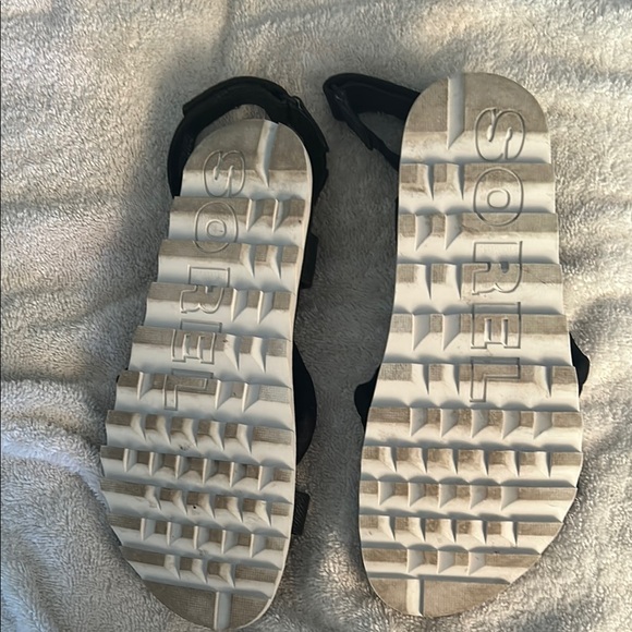 Sorel Black Sandals Crisscross Design Adjustable Fit - Picture 4 of 5